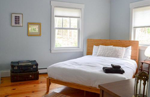 Secluded Charming Farmhouse Lake Views Firepit - Foto 2