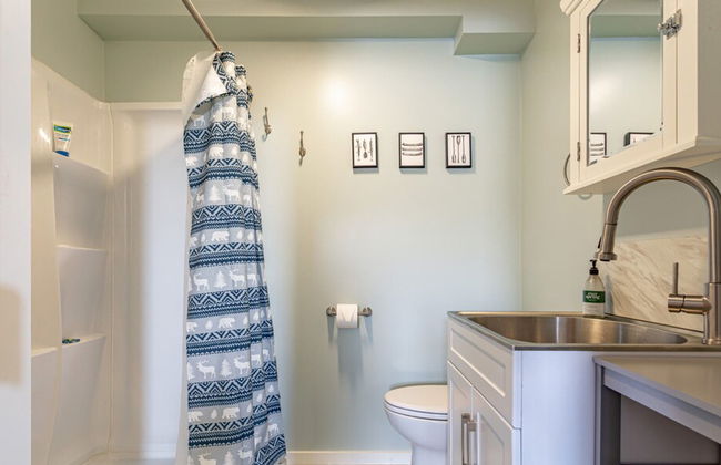 Ski Hike Lodge 5BR w Fire Pit Cozy Spaces - Foto 22