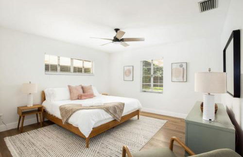 POOL Fenced Yard Shuffleboard Court - Foto 1