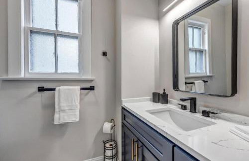 Historic SidexSide Apt-Blocks from Shoppes of Avon - Foto 11