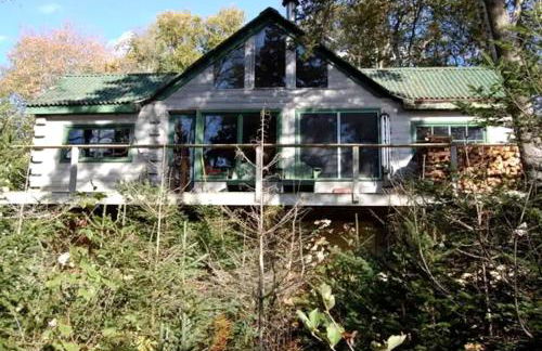 Eco-Friendly Peaceful Cabin with Lofted Interior and Water Views in Maine - Foto 1