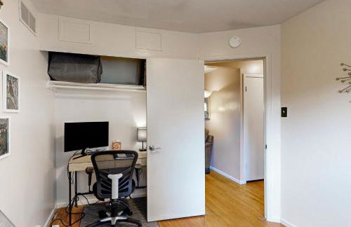 Work and Play! Home 1 Mi to Dtwn and Central Market - Foto 18