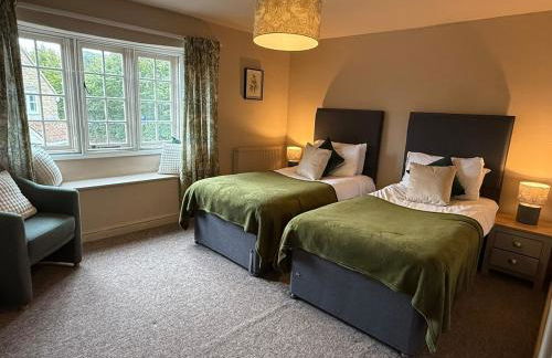 4-Bed Cottage at Famous Tuckers Grave Inn Sleeps 8 - Photo 55