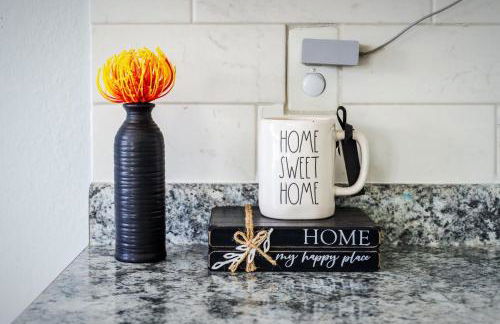 The Cozy Charcoal Cottage - with Garage - Family Friendly - Foto 20