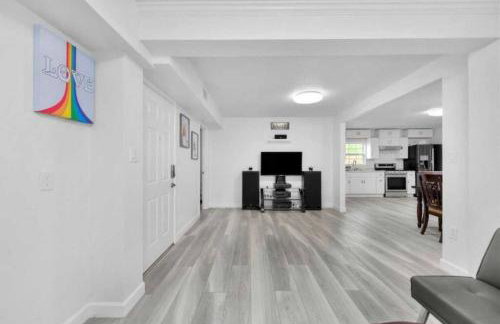 Spacious Home Minutes to the Beach - Foto 11