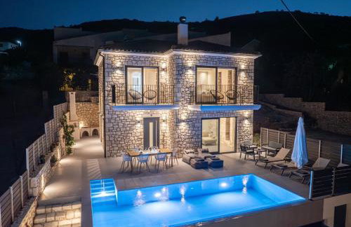 Luxury Stone Villa Aris, ideally located just a 5-minute walk from restaurants and shops - Foto 1