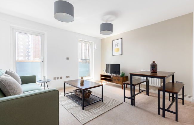 Deluxe 2 Bed Flat with Balcony in Hackney - Foto 1