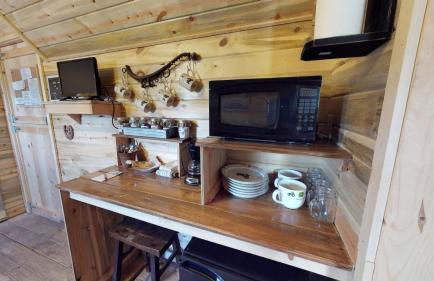 Canyonlands Barn Cabin with Loft, Full Kitchen, Dining Area for Large Groups - Photo 2