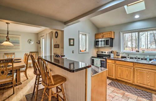 Game Room and Lake Access Albrightsville Home! - Foto 13