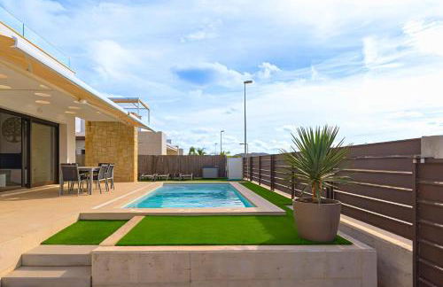 Modern villa with private pool at Golf Vistabella - Foto 3