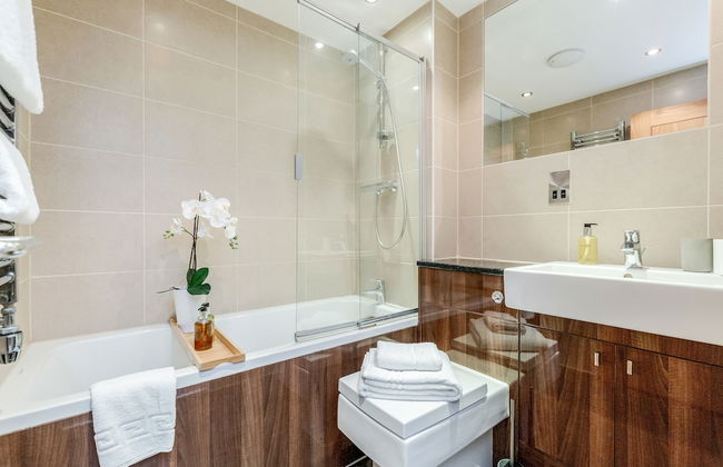 Large Apartment near Windsor Castle - Photo 9