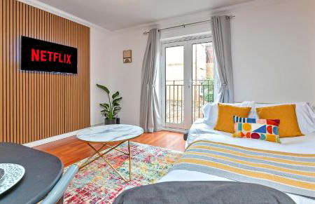 Stylish Town Centre Apartment, ALLOCATED FREE PARKING SPACE, RICKMANSWORTH HIGH STREET, Modern Decor, Juliet Balcony, Walking Distance to Rickmansworth Station Metropolitan Line - Foto 10