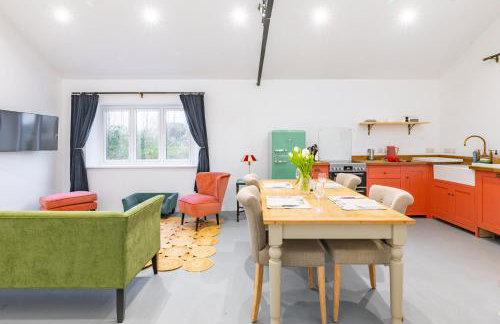 Funzi- Private Norfolk Retreat dog friendly garden - Photo 29