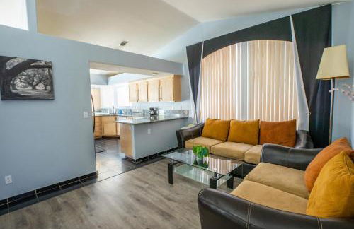 Luxury 1900 SQ FT House Huge 46 FT Pool & Hot SPA - Foto 4