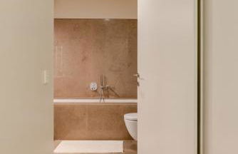 Grand Villa w/ Pool, Garden & Garage by HostWise - Foto 63