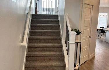 NEW 4-bed 4-bath Stylish House with Mountain View and 2 garages - Foto 10