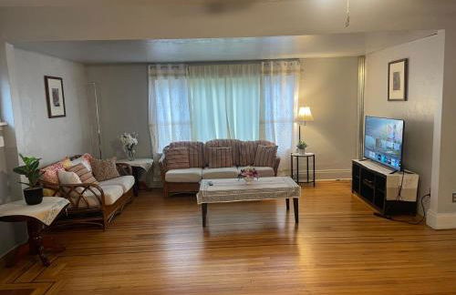 Buffalo 4BR Home 5 Beds, Near Airport & Downtown - Foto 43