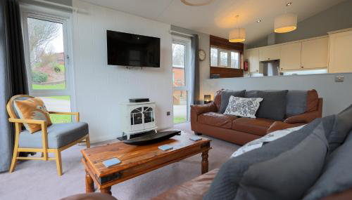 Spacious Oak Cabin with Hot Tub - Devon - Foto 1