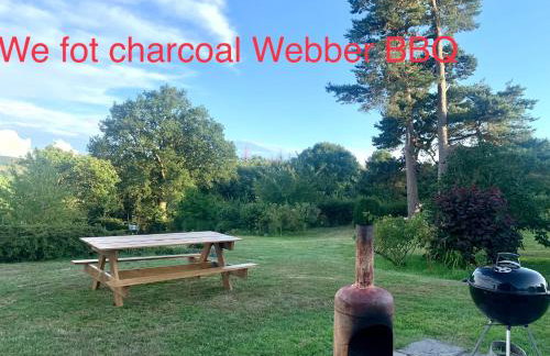 Mid-Wales Farmhouse, swimming pool, tranquil countryside views, sleeps 14 - Foto 52