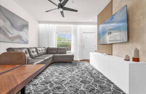 3 BD 2 BA Lucaya Village 13-102 - Foto 3