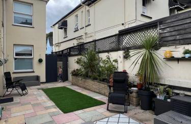 Flamingo Retreat with a Private Garden - Foto 24