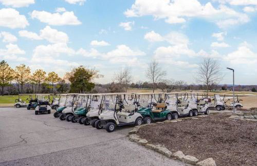 Retreat @ the Hills w/ Pets and Game Room - Foto 20