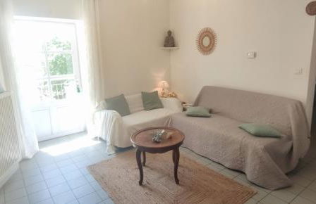 T3 avec sa terrasse au cœur du village médiéval - Foto 1