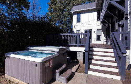 Minutes to Downtown Huge Outdoor Deck HOT TUB - Foto 5