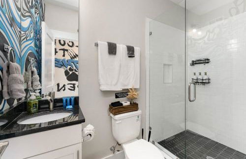 Queen City's Den Uptown - Photo 12