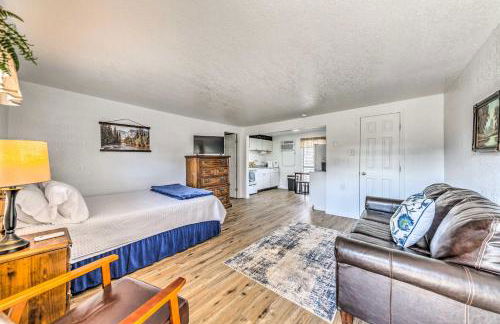 Convenient Tom Picketts Cabin with Mtn View! - Foto 8