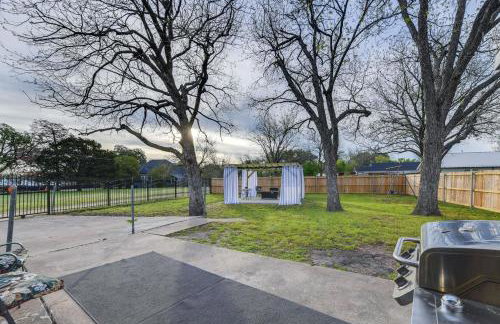 1 Mi to Dtwn Waco! Lovely Home with Fire Pit Table - Foto 21