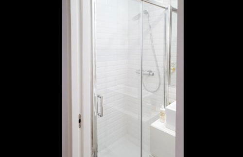 Great Flat & View in Historic Porto by LovelyStay - Photo 16