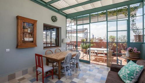 PENTHOUSE IN RESTORED c19TH HOME - Foto 1