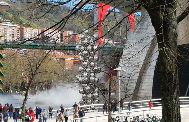 Visita guiada por el Museo Guggenheim Bilbao - Foto 1