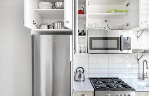 River N 1BR w Gym Pool nr L stop Beach CHI-361 - Foto 7