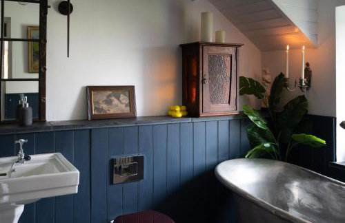 16th Century House, Castle Views, Mountain Views, Hot Tub, Firepit, Stunning Interiors - Foto 21