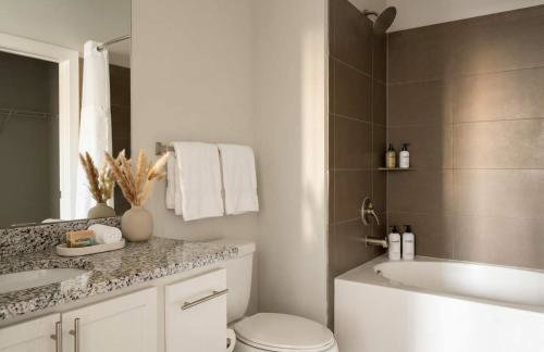 Boulevard Stays Midtown 1BR Pool Gym Parking 03 - Foto 9