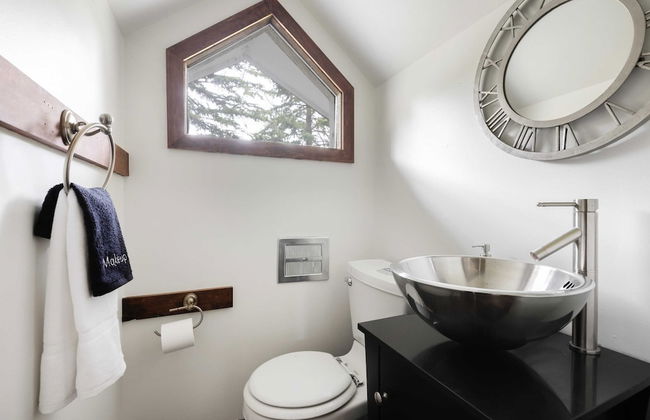 Bighorn by Avantstay Spacious Ski Cabin w/ Sprawling Porch, Views & Hot Tub! - Foto 33