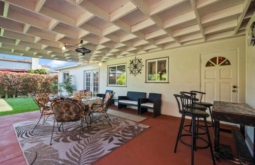 Bay Park Garden Paradise - central Location, AC, Washer Dryer & Private yard! - Foto 1