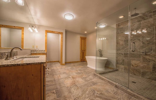 Azalea Retreat by Avantstay Sleeps 34 & Pool - Foto 38