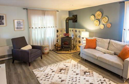 New Oasis -Spa -Firepit -BBQ- Decks-Pet friendly - Foto 24