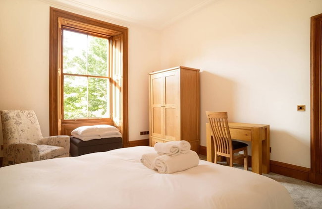 JOIVY 5 Bedroom Apt Near Meadows & George Square - Foto 9