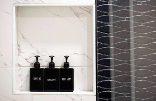 Manchaca 4 bedroom sleeps 10 Pool and Hot tub - Photo 44