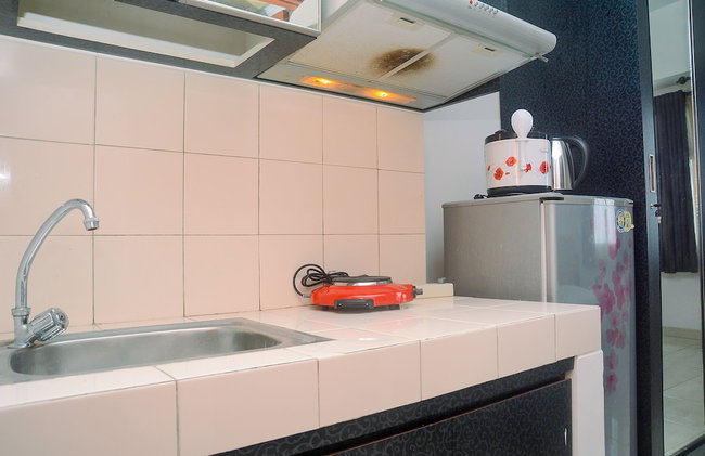 Good Homey and Simply Studio Margonda Residence 3 Apartment - Foto 7