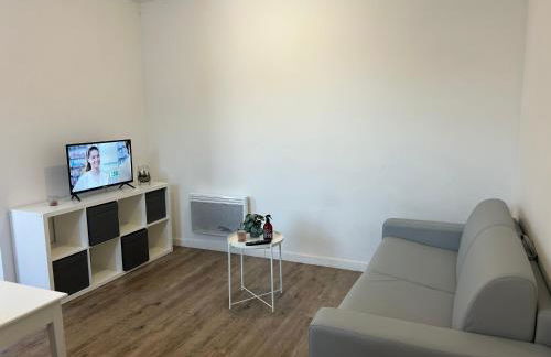 superbe studio meublé avec parking - Foto 1