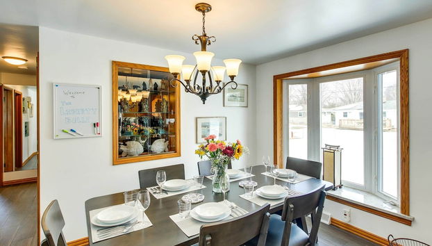 Walk to Lambeau Field: Green Bay Retreat - Photo 4, Interior