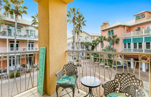 Carillon Beach condo with WiFi balcony pool and beach access - Foto 10
