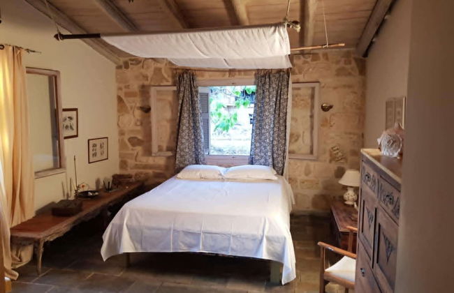 Charming Country Cottage by the sea one Minute - Photo 2