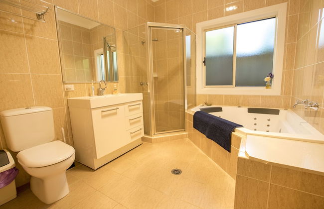 The Art House - Photo 23