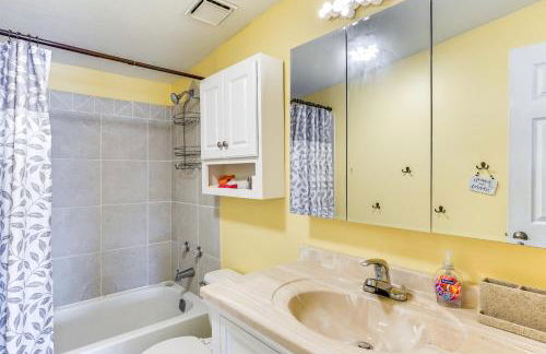 Fish and Boat on Lake of the Ozarks Waterfront Home - Foto 11